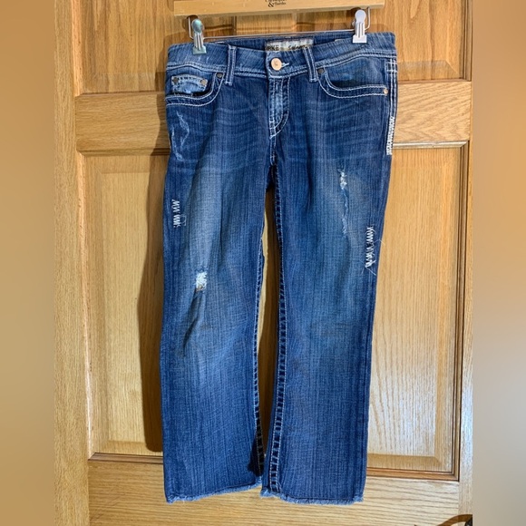 Buckle BKE Sabrina Denim Jeans Capris Size 28 Distressed Medium Wash - Low Rise - Picture 1 of 4